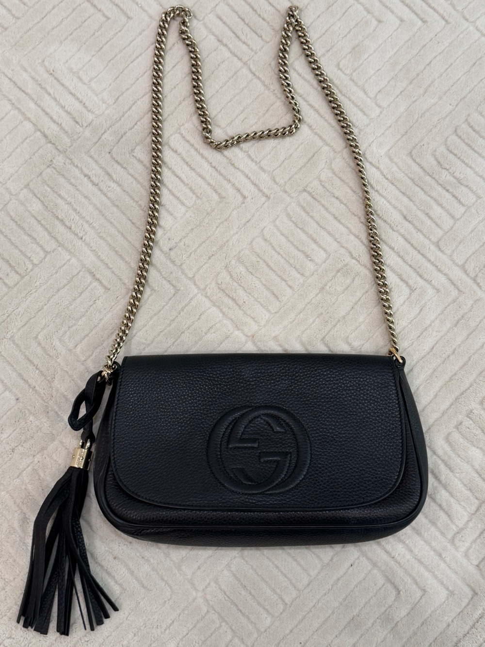 Gucci Black Pebbled Leather Crossbody with Gold Chain - Picture 2 of 5